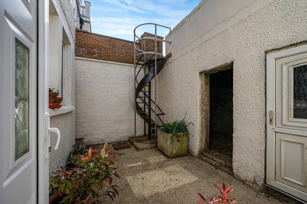 2 Bedroom Flat for Sale in Seaford, BN25 1JJ