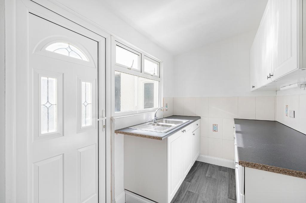 2 Bedroom Flat for Sale in Seaford, BN25 1JJ