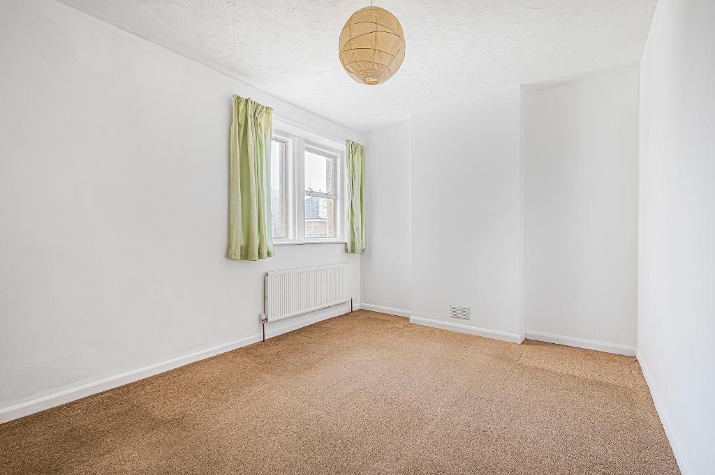 2 Bedroom Flat for Sale in Seaford, BN25 1JJ