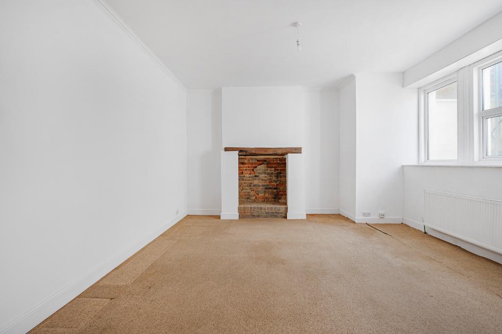 2 Bedroom Flat for Sale in Seaford, BN25 1JJ