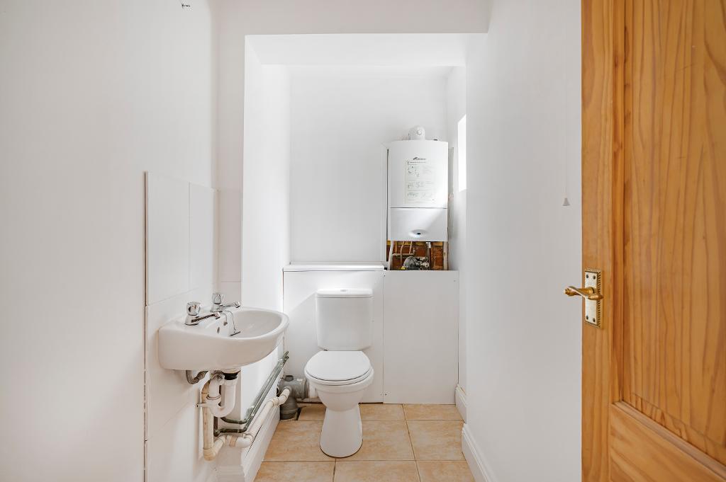 2 Bedroom Flat for Sale in Seaford, BN25 1JJ