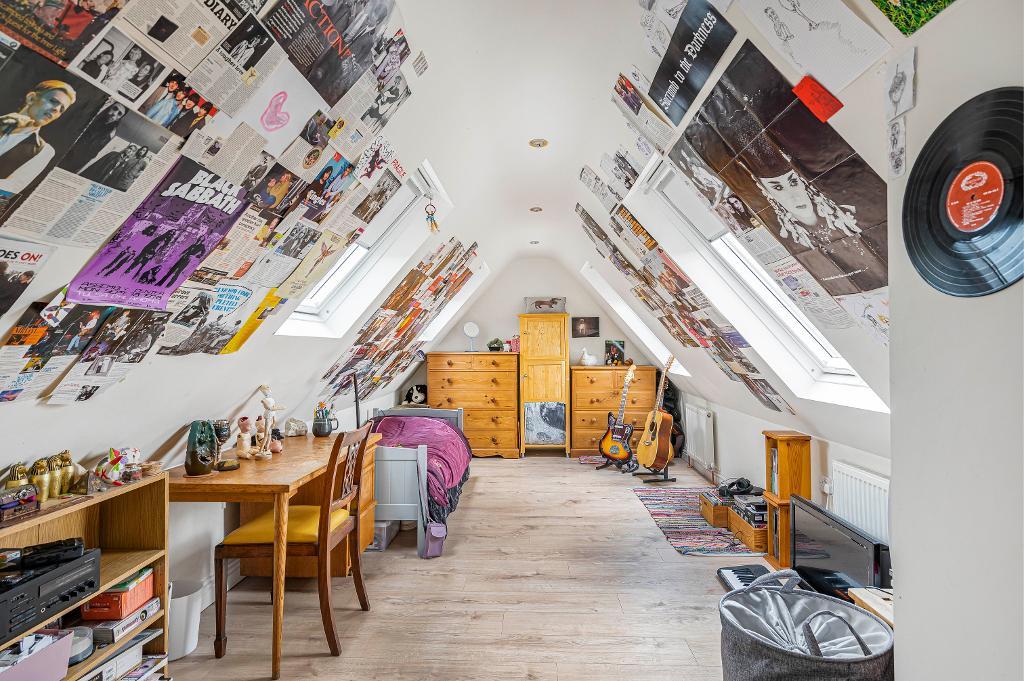 5 Bedroom House for Sale in Seaford, BN25 4NX