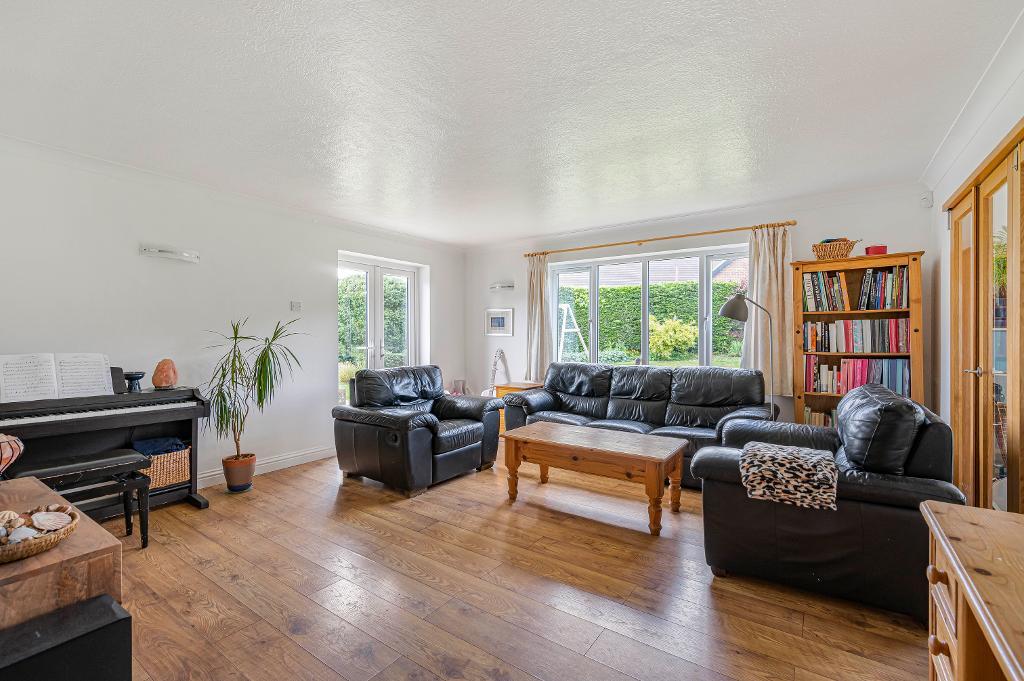 5 Bedroom House for Sale in Seaford, BN25 4NX