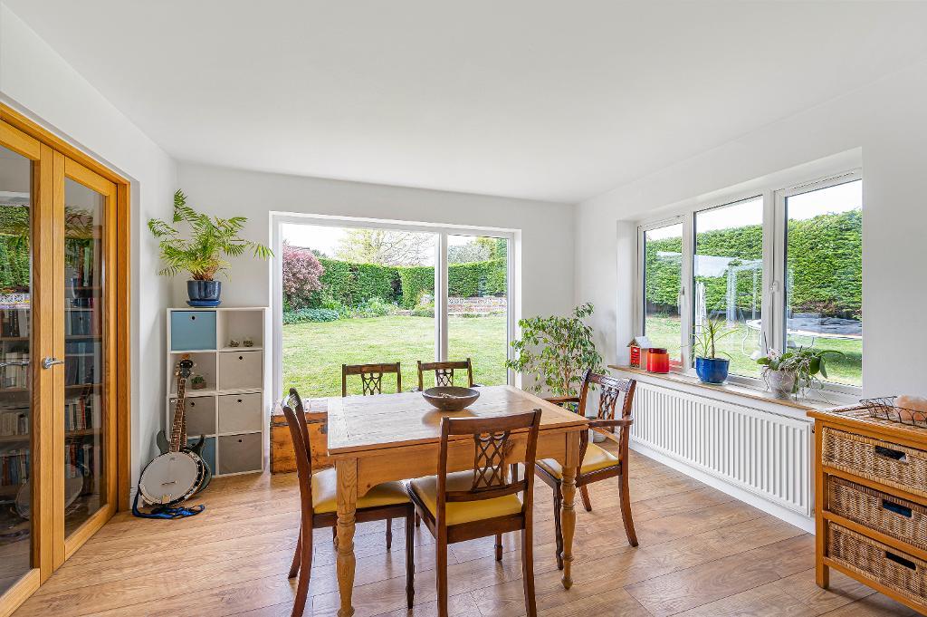 5 Bedroom House for Sale in Seaford, BN25 4NX