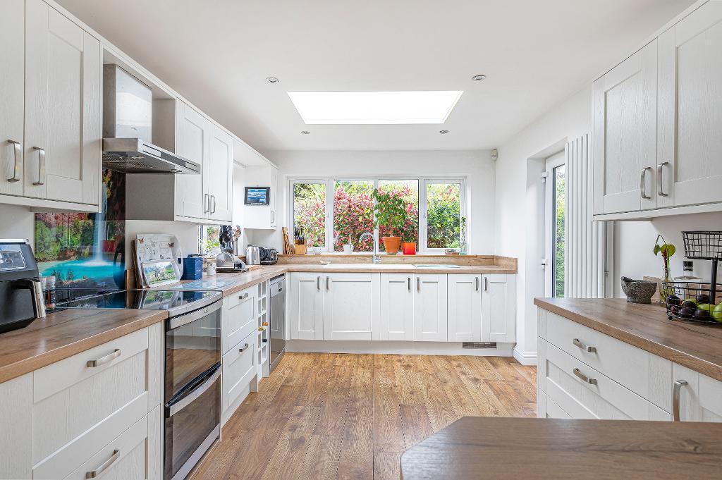 5 Bedroom House for Sale in Seaford, BN25 4NX