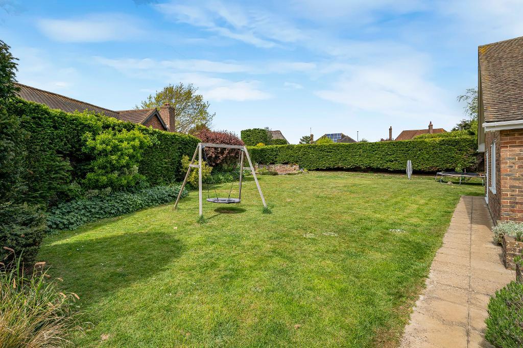 5 Bedroom House for Sale in Seaford, BN25 4NX