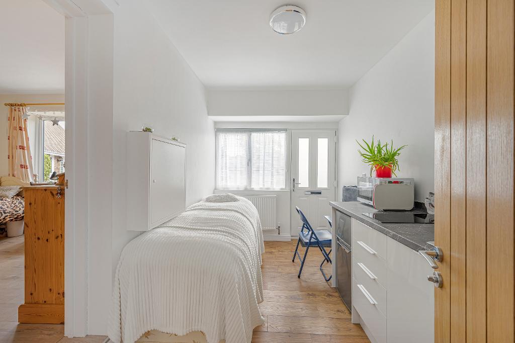 5 Bedroom House for Sale in Seaford, BN25 4NX