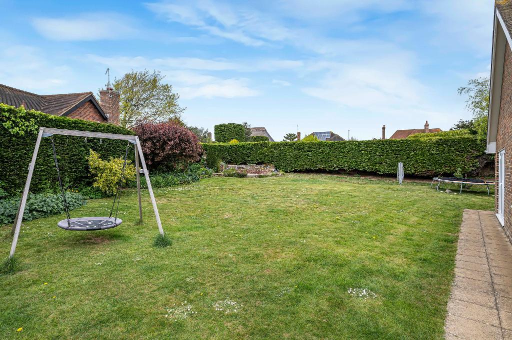 5 Bedroom House for Sale in Seaford, BN25 4NX