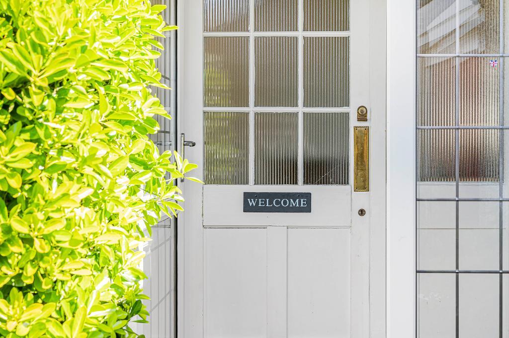 3 Bedroom Bungalow for Sale in Seaford, BN25 2RE