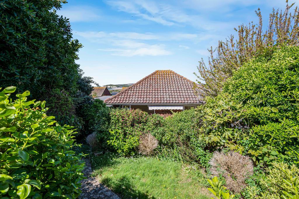 3 Bedroom Bungalow for Sale in Seaford, BN25 2RE