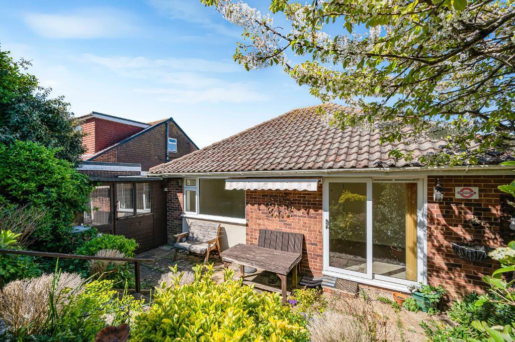 3 Bedroom Bungalow for Sale in Seaford, BN25 2RE