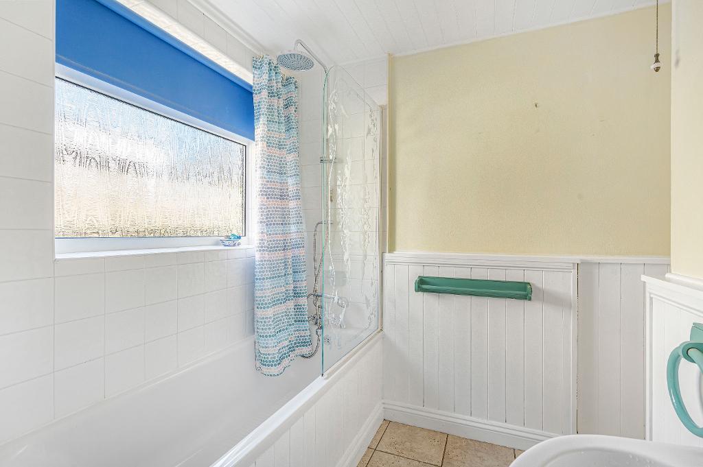 3 Bedroom Bungalow for Sale in Seaford, BN25 2RE