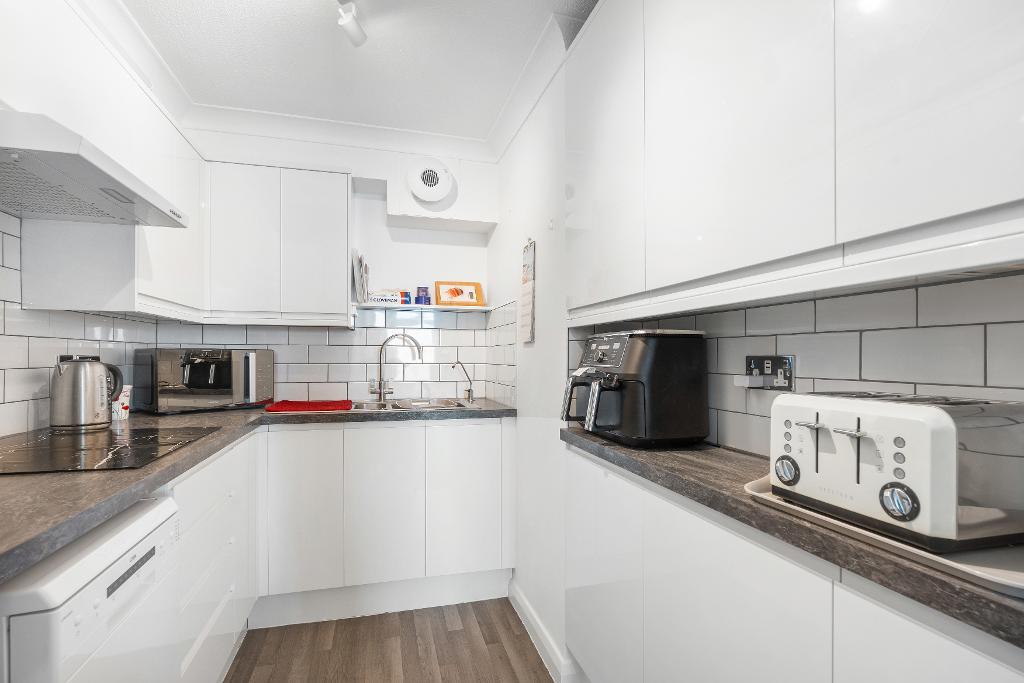 1 Bedroom Retirement flat for Sale in Seaford, BN25 1JP