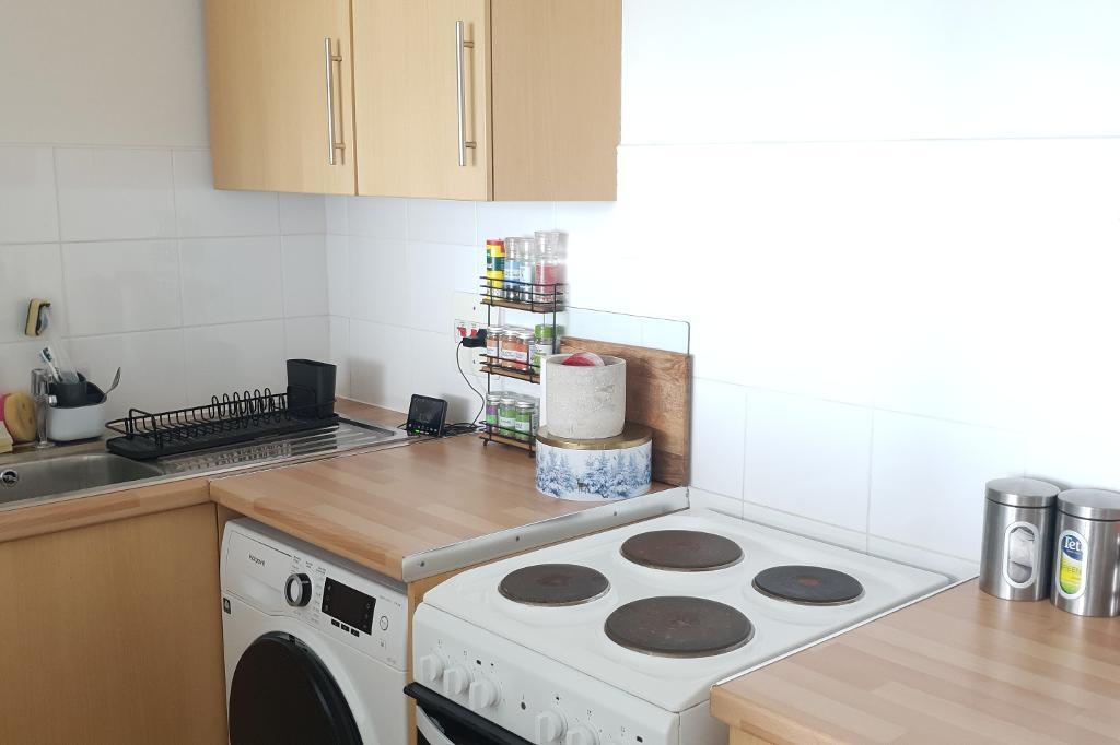 1 Bedroom Flat to Rent in Seaford, BN25 1EA