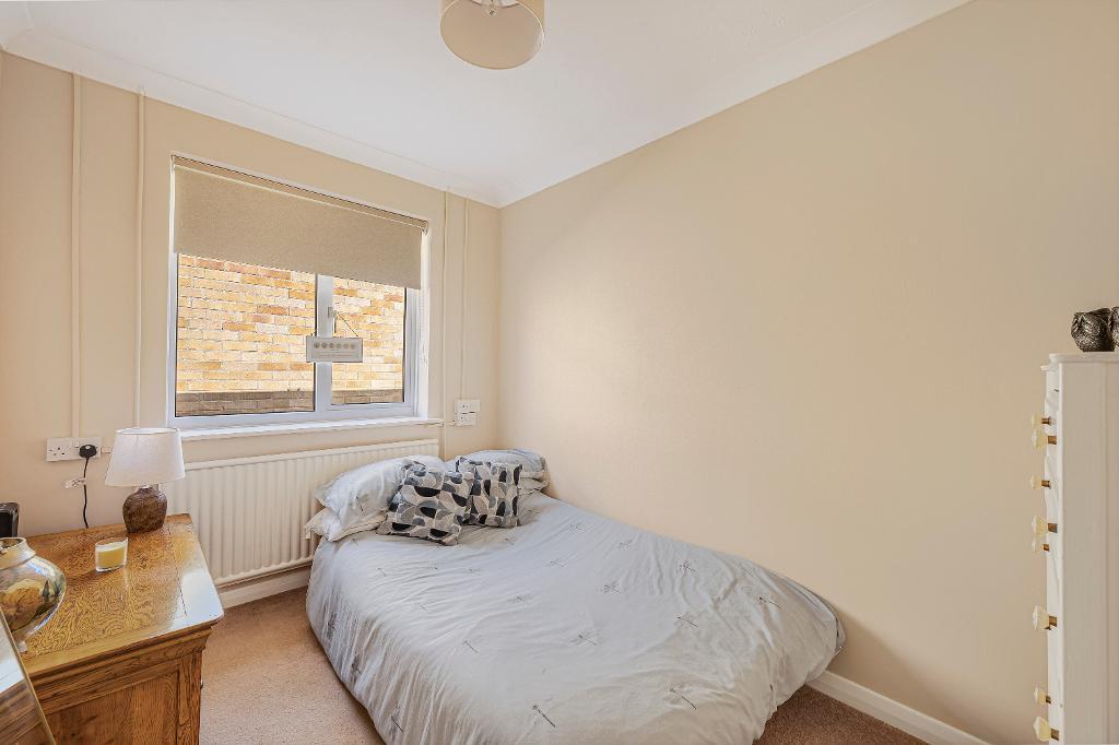 3 Bedroom Bungalow for Sale in Seaford, BN25 3RY