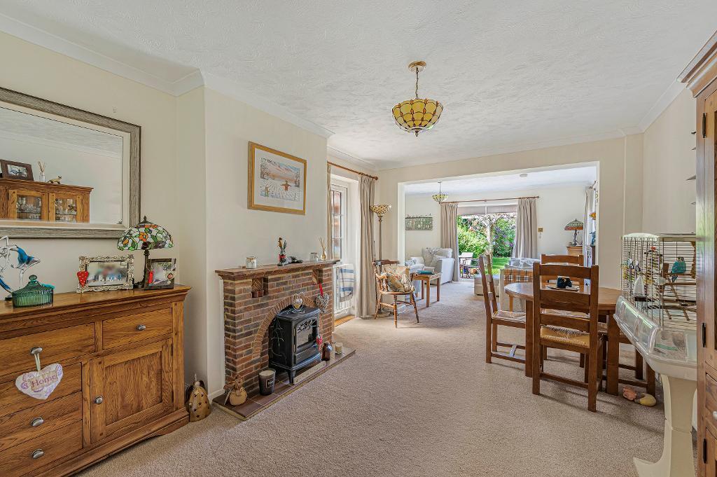 3 Bedroom Bungalow for Sale in Seaford, BN25 3RY