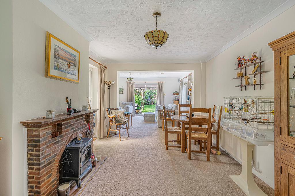 3 Bedroom Bungalow for Sale in Seaford, BN25 3RY