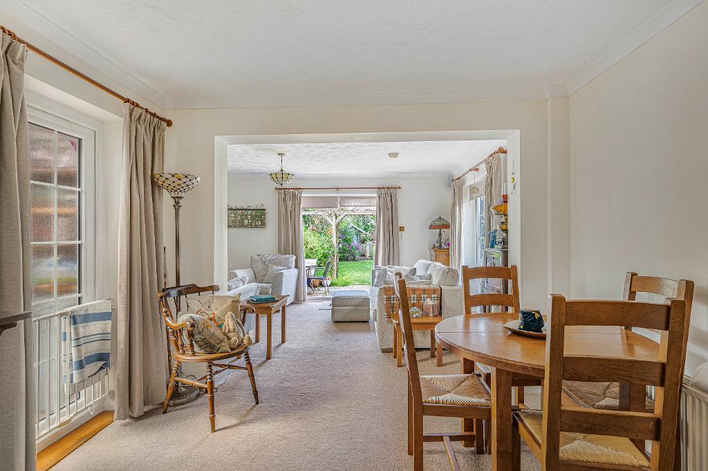 3 Bedroom Bungalow for Sale in Seaford, BN25 3RY