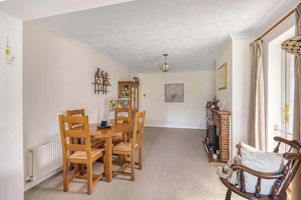 3 Bedroom Bungalow for Sale in Seaford, BN25 3RY
