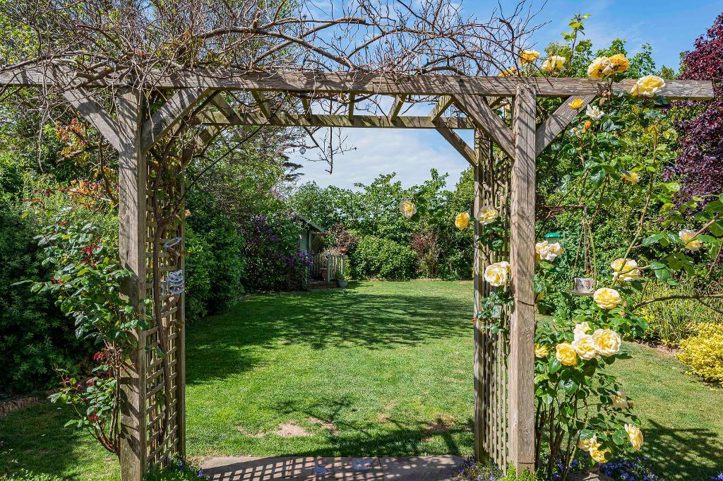 3 Bedroom Bungalow for Sale in Seaford, BN25 3RY