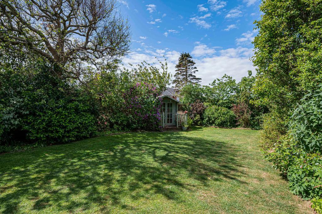 3 Bedroom Bungalow for Sale in Seaford, BN25 3RY