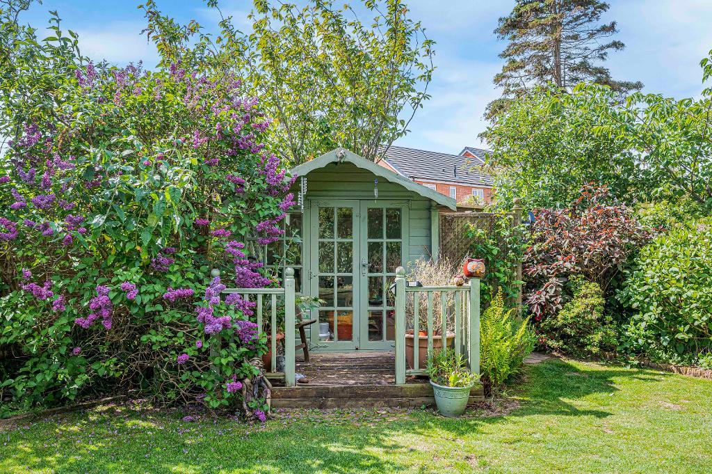 3 Bedroom Bungalow for Sale in Seaford, BN25 3RY
