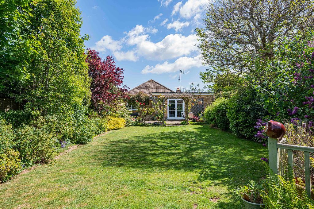 3 Bedroom Bungalow for Sale in Seaford, BN25 3RY