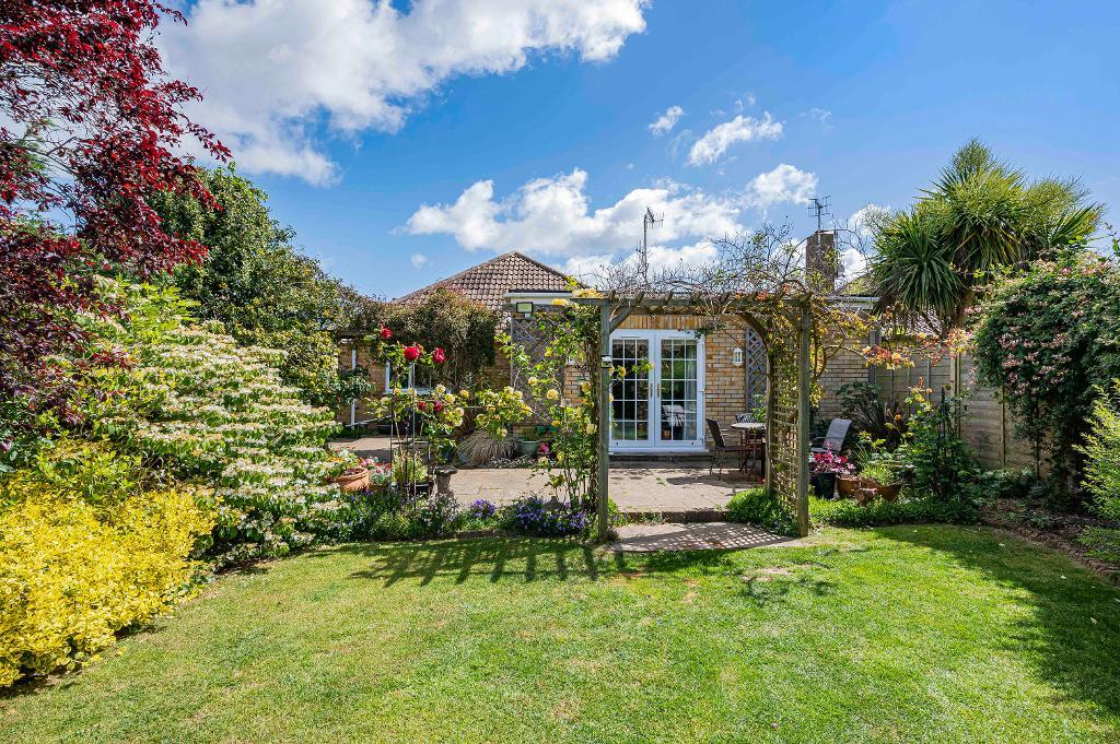 3 Bedroom Bungalow for Sale in Seaford, BN25 3RY