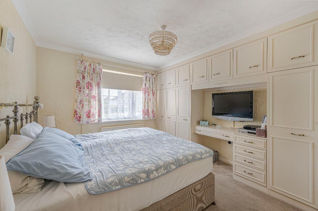 3 Bedroom Bungalow for Sale in Seaford, BN25 3RY