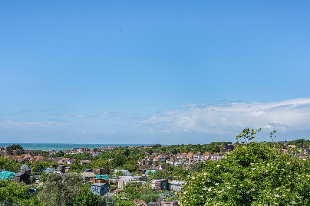 3 Bedroom House for Sale in Seaford, BN25 3NR
