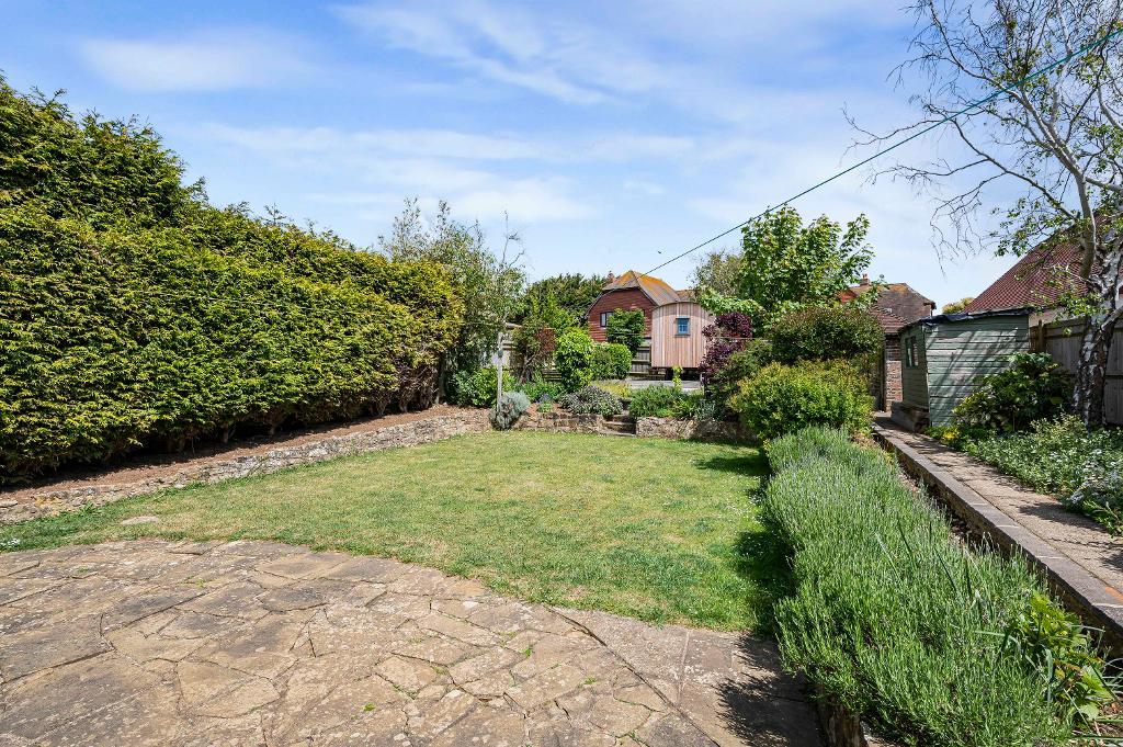 4 Bedroom House for Sale in Seaford, BN25 4HA
