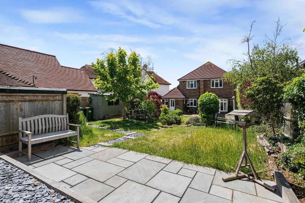 4 Bedroom House for Sale in Seaford, BN25 4HA