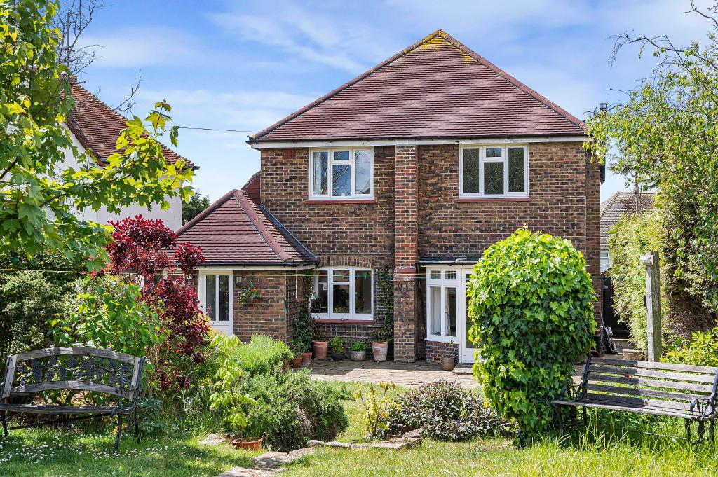 4 Bedroom House for Sale in Seaford, BN25 4HA