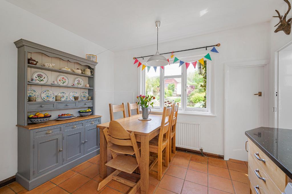 4 Bedroom House for Sale in Seaford, BN25 4HA