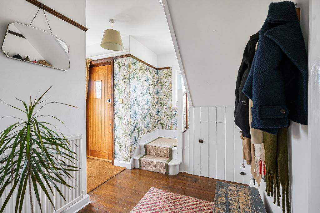4 Bedroom House for Sale in Seaford, BN25 4HA