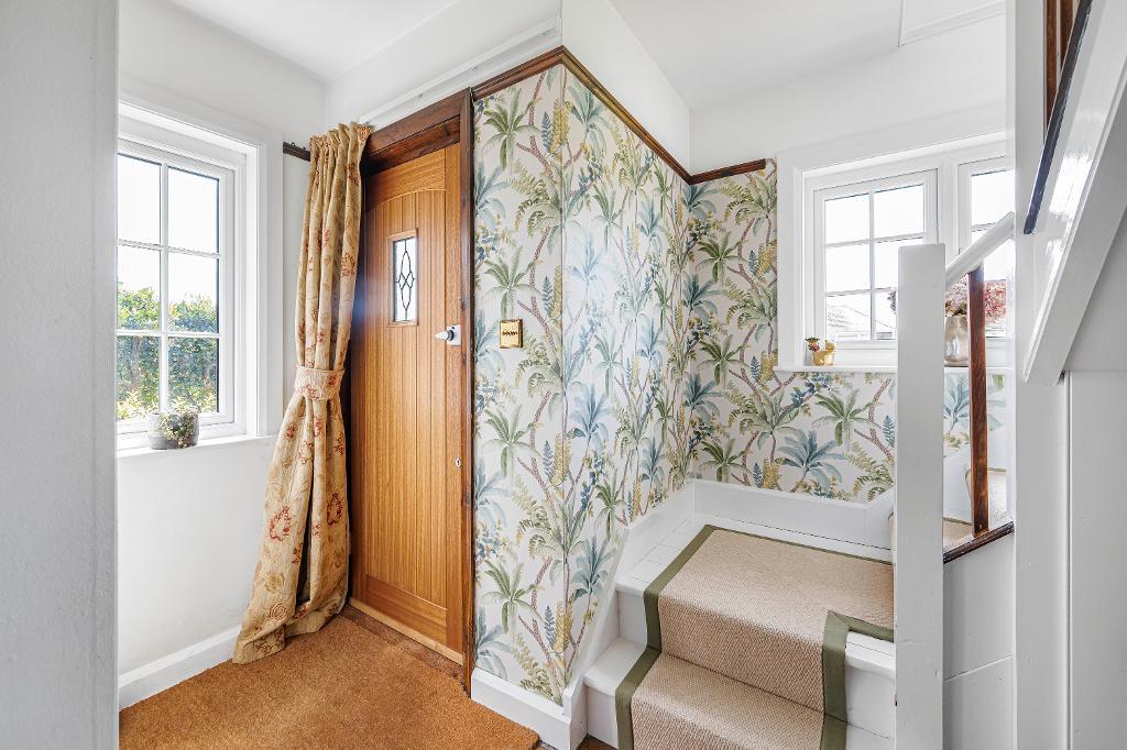 4 Bedroom House for Sale in Seaford, BN25 4HA