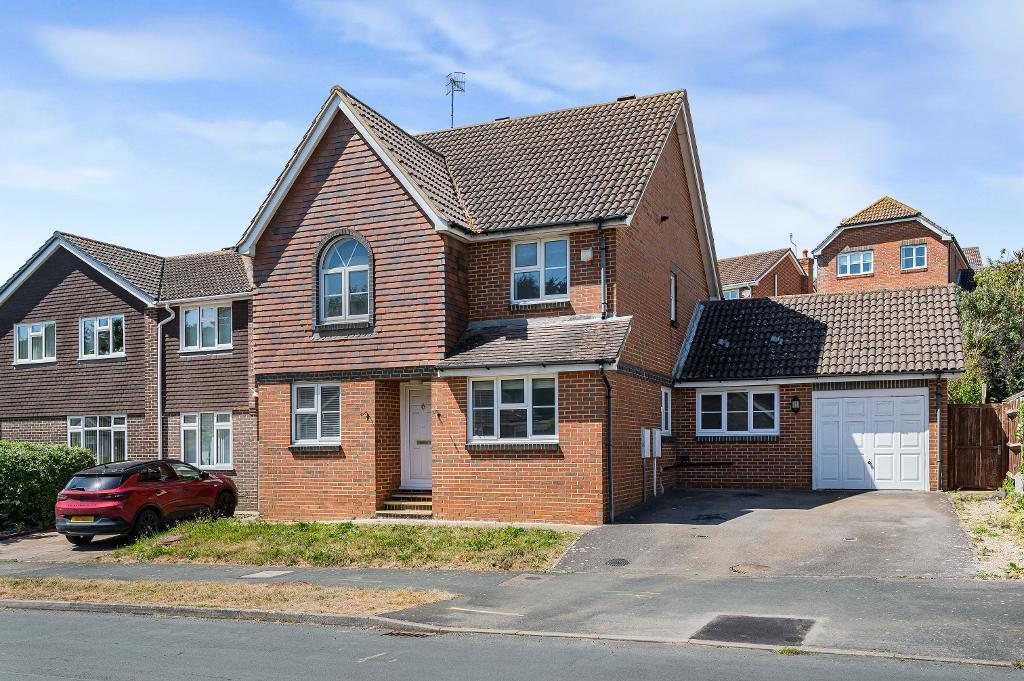 5 Bedroom House for Sale in Seaford, BN25 2QT