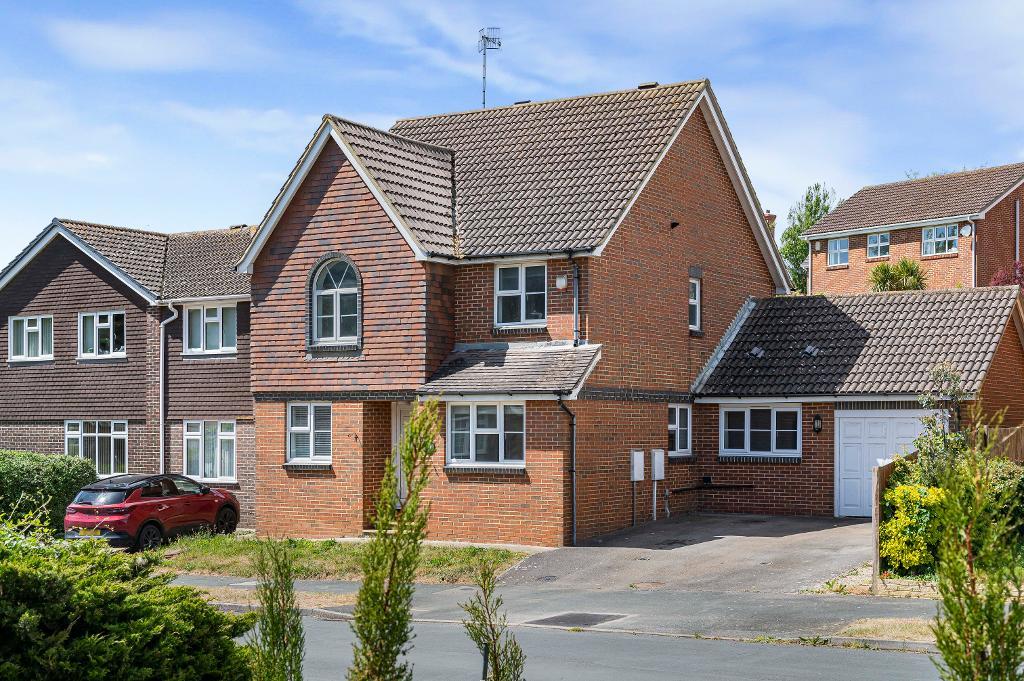 5 Bedroom House for Sale in Seaford, BN25 2QT