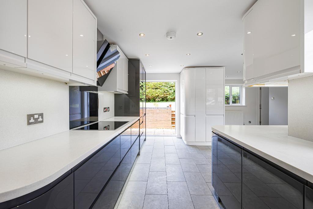 5 Bedroom House for Sale in Seaford, BN25 2QT