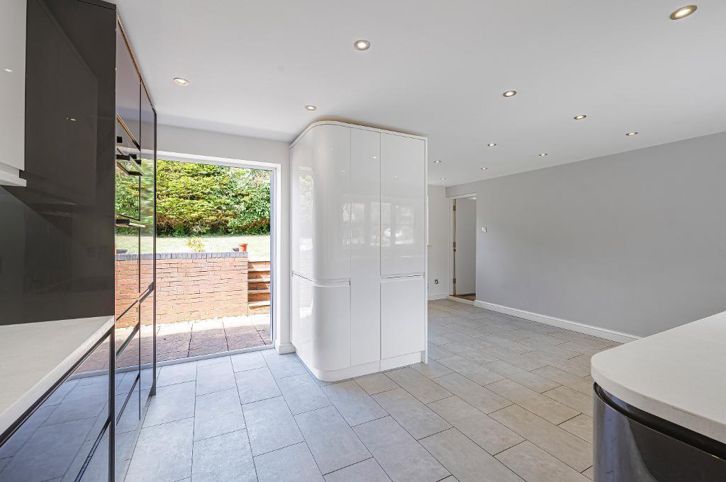 5 Bedroom House for Sale in Seaford, BN25 2QT