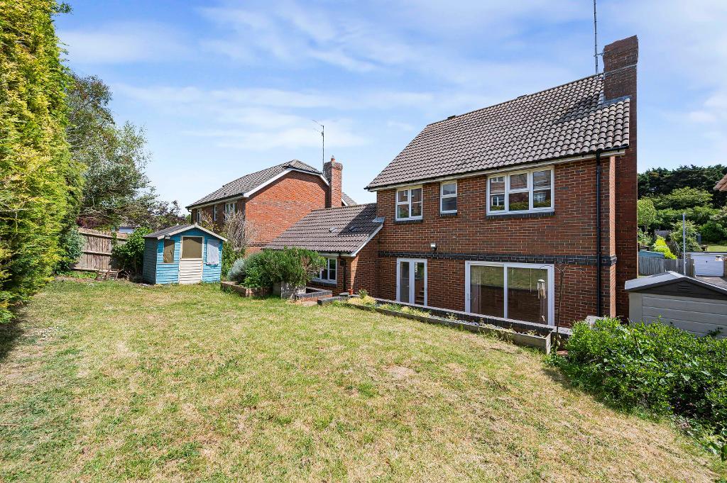 5 Bedroom House for Sale in Seaford, BN25 2QT