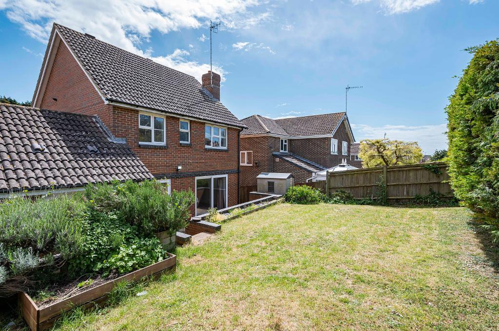 5 Bedroom House for Sale in Seaford, BN25 2QT
