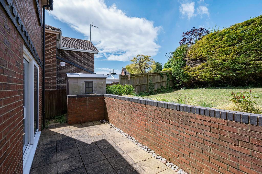 5 Bedroom House for Sale in Seaford, BN25 2QT