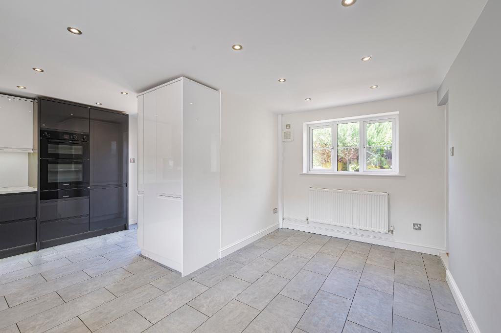 5 Bedroom House for Sale in Seaford, BN25 2QT