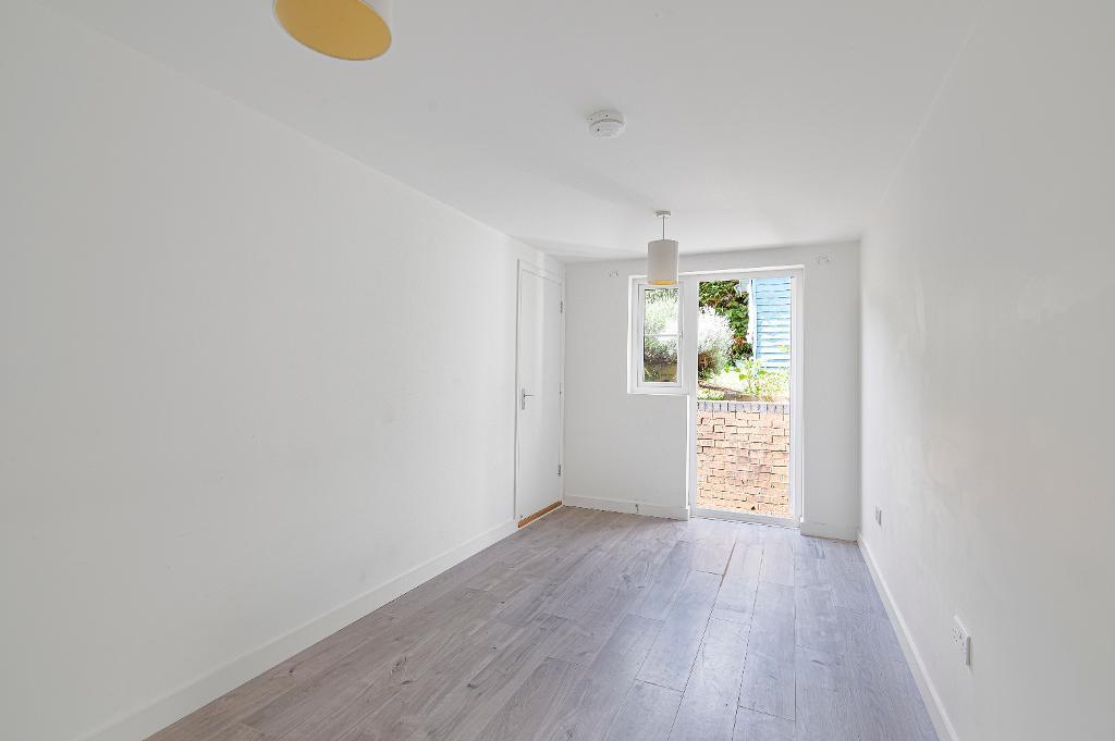 5 Bedroom House for Sale in Seaford, BN25 2QT