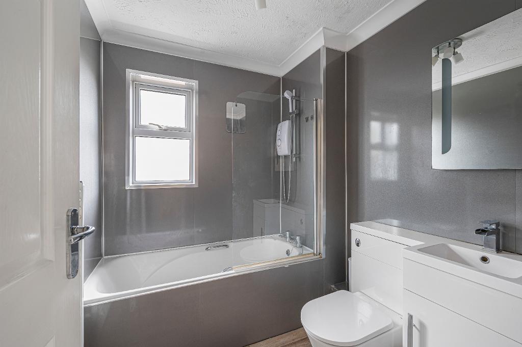 5 Bedroom House for Sale in Seaford, BN25 2QT