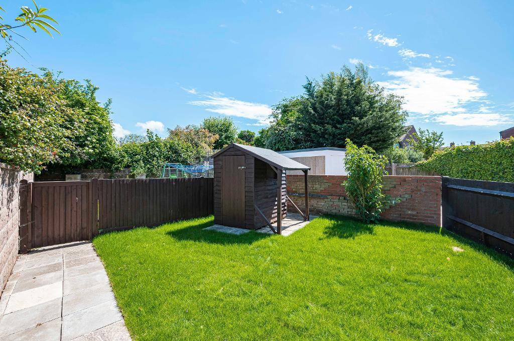 2 Bedroom Flat for Sale in Seaford, BN25 3JY