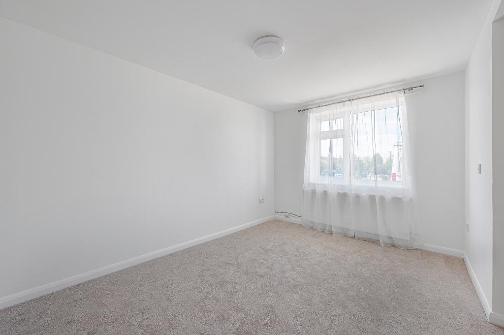 2 Bedroom Flat for Sale in Seaford, BN25 3JY