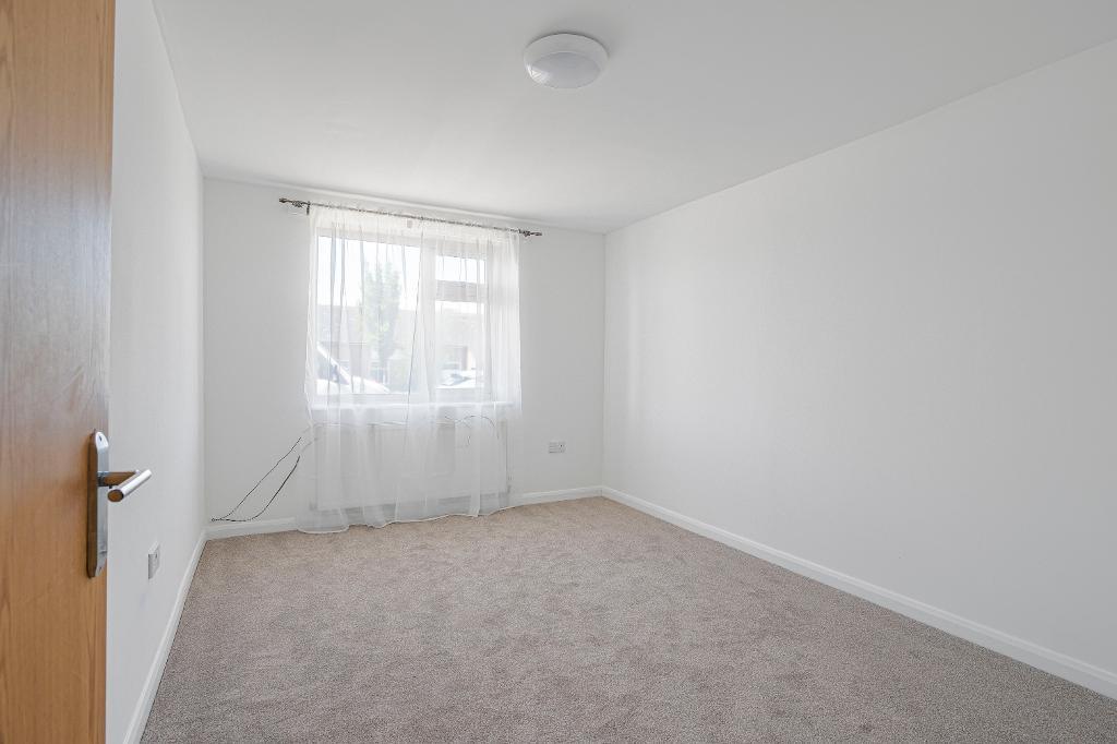 2 Bedroom Flat for Sale in Seaford, BN25 3JY