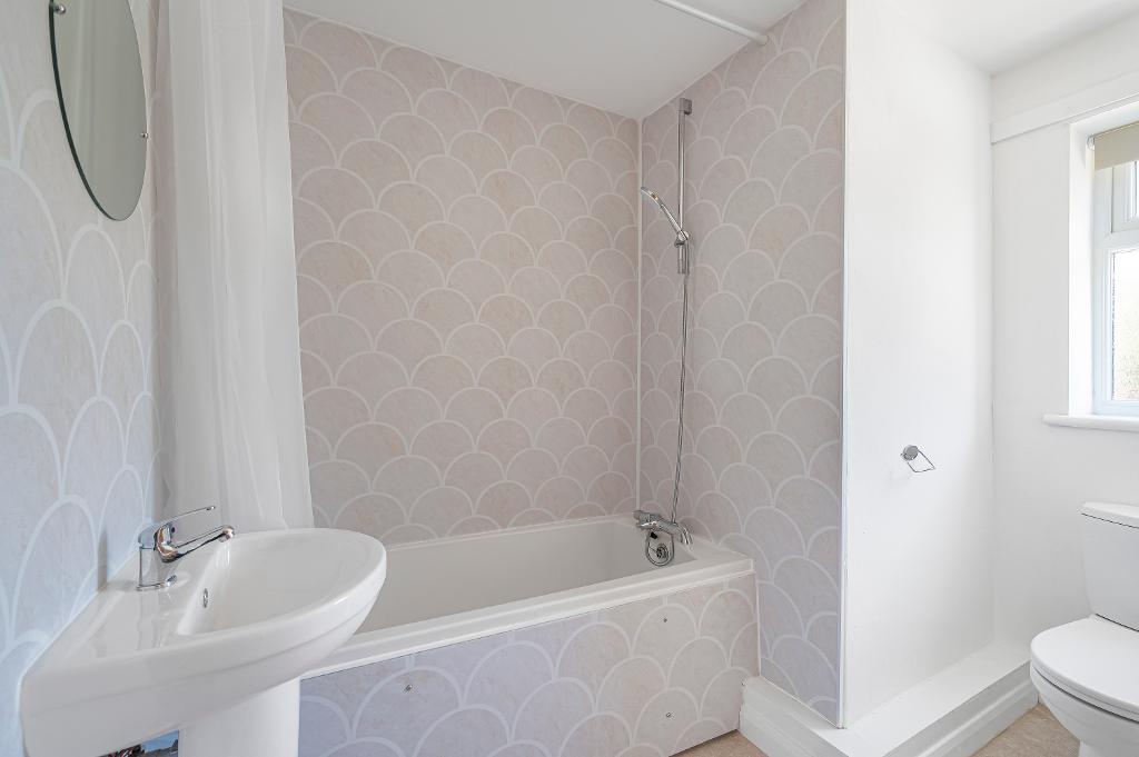 2 Bedroom Flat for Sale in Seaford, BN25 3JY